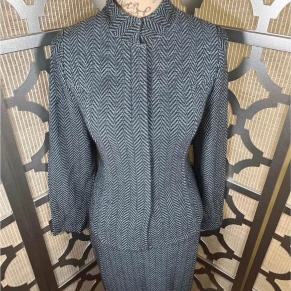 Blue Herringbone St. John Skirt Suit Size 8 Jacket and Skirt